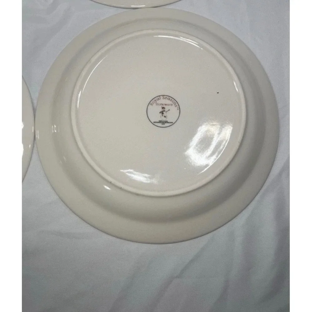 Royal Seasons Snowman Stoneware Dinner Plates Set of 4 Holiday Christmas 10.5 in